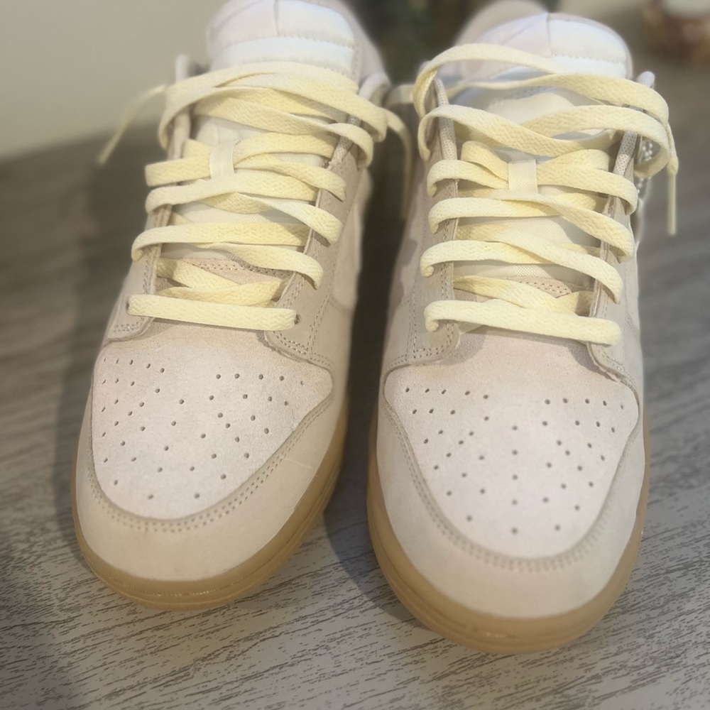 Nike Beige Sneakers